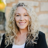 Headshot of Stephanie Panek