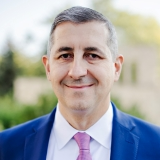 Headshot of Elvis Henrique