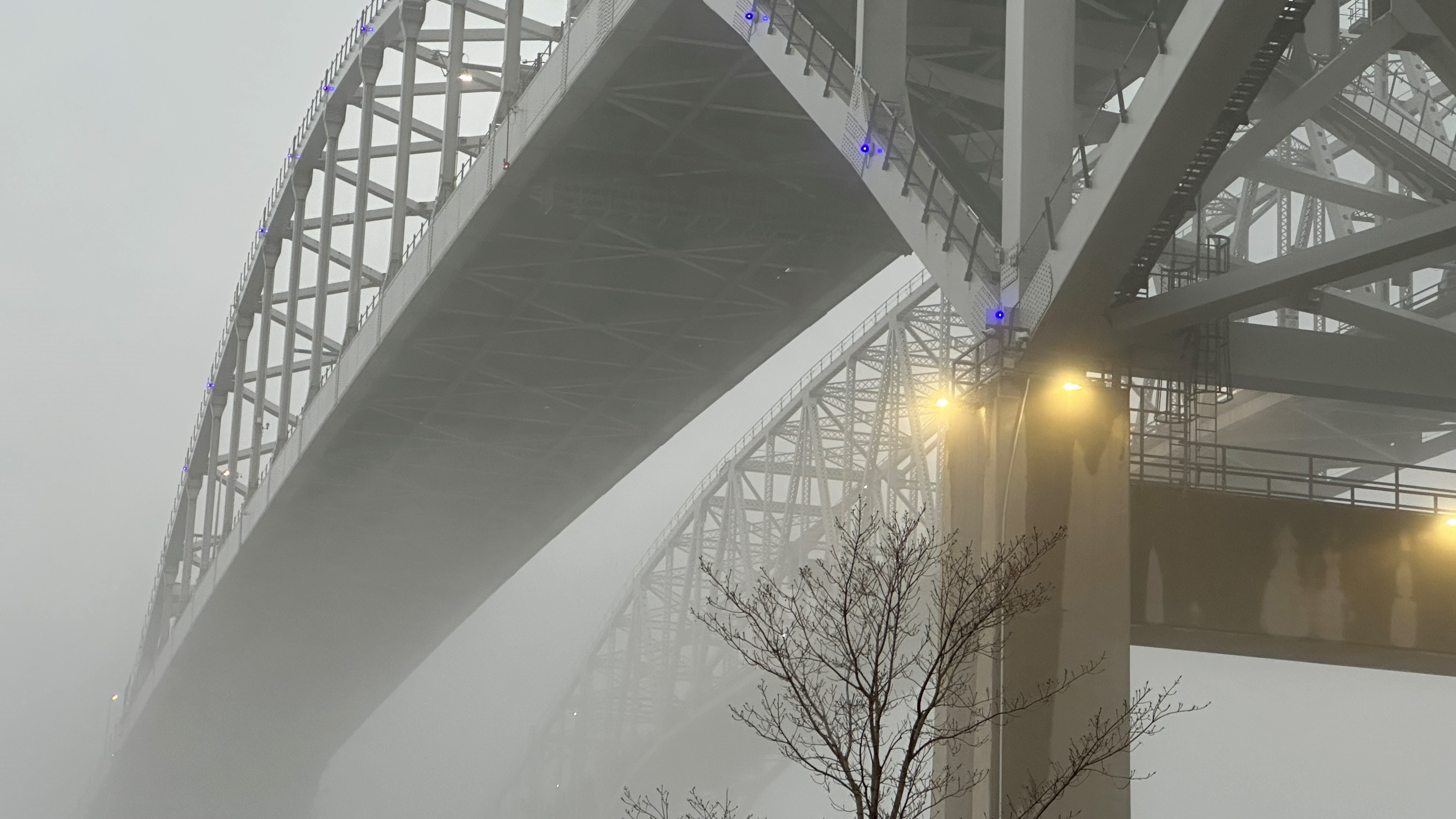 Bridges in fog