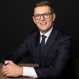 Dustin Yeager Advisor Portrait 