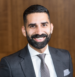 Kinny Dhaliwal headshot.