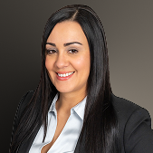 Vania Anjos Da Silva headshot.